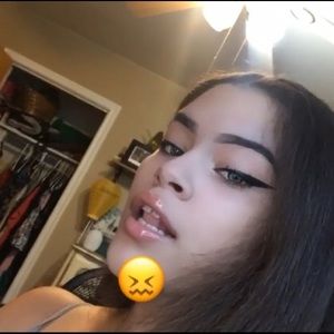 Meet your Posher, Analee